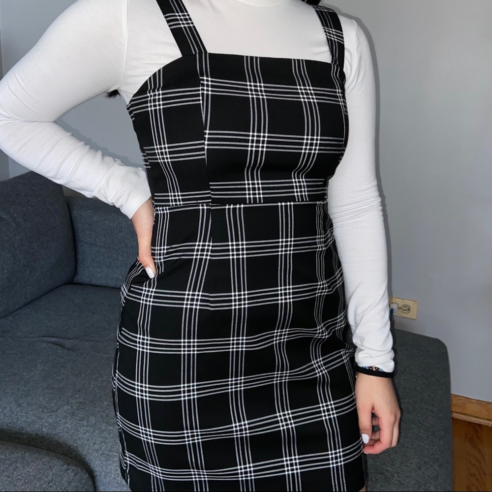BLACK AND WHITE PLAID DRESS